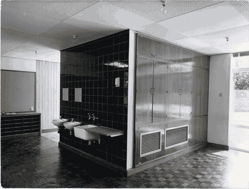 Image for XII Triennale - Sezione della Gran Bretagna - Scuola elementare - Bagni