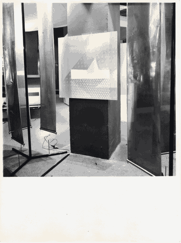 Image for XV Triennale - Sezione italiana. Lo spazio vuoto dell'habitat - Schermo per la luce di Bruno Munari e Innocente Gandini