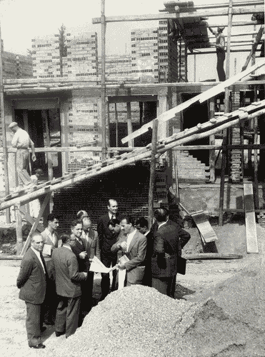 Image for VIII Triennale - Quartiere sperimentale della Triennale di Milano QT8 - Sopralluogo al cantiere - Piero Bottoni