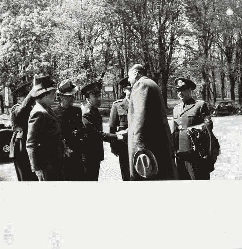 Image for Visita di autorità alla VII Triennale