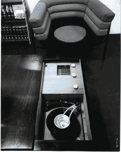 Image for X Triennale - Mostra della casa - Alloggio Borsalino n. 1 - Cambia dischi automatico nel soggiorno-pranzo - Ignazio Gardella - Marco Comolli - Luigi Radice - Enrico Taglietti