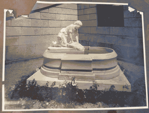 Image for I Biennale - Cortile d'onore - Fontana in marmo "piccola massaia" di Francesco Penna