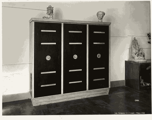 Image for V Triennale - Arti decorative e industriali - La Strada-Mostra d'ambienti moderni - Armadio della camera da letto di Gio Ponti