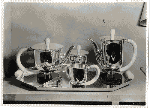 Image for IV Triennale - Galleria dei metalli - Oggetti in argento di Mario Cereghini