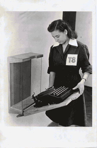 Image for VIII Triennale - Arredamento - Seconda parte. Mobili singoli composti in gruppi - Cassetta Olivetti per macchina da scrivere