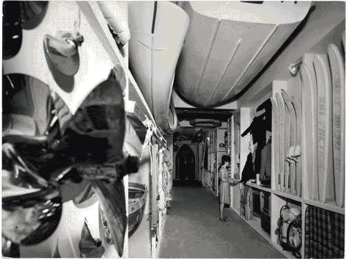 Image for XIII Triennale - Sezione dell'Italia - Seconda parte: l'equilibrio perduto - Quarto settore: Le offerte della civiltà dei consumi