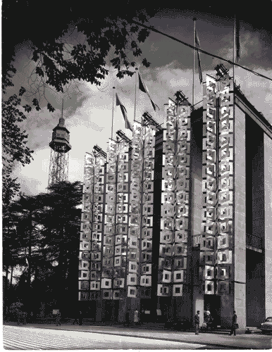 Image for Paramento in lamiere di acciaio sulla facciata del Palazzo dell'Arte