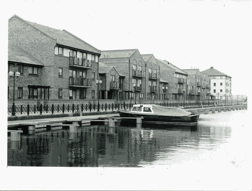 Image for XVII Triennale - Le città del mondo e il futuro delle metropoli - Partecipazioni internazionali - Londra, nuove abitazioni a Clippers Quay, nella Isle of Dogs