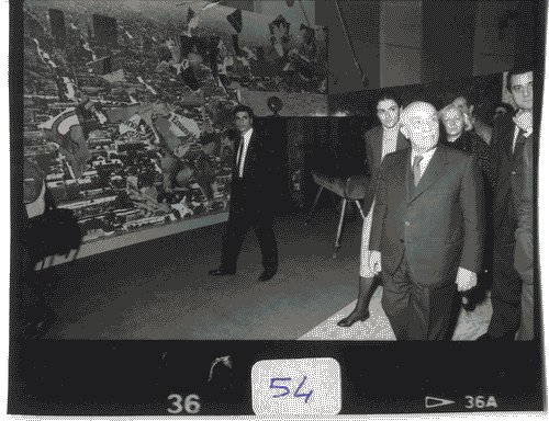 Image for Visita del sen. Amintore Fanfani alla mostra Il progetto domestico