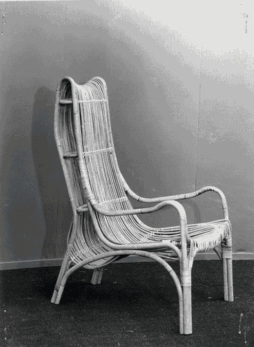 Image for XII Triennale - La casa e la scuola - Allestimento e "isole di produzioni"- Poltrona in vimini