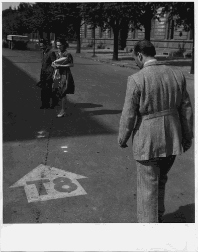 Image for VIII Triennale - Pubblicità - Viale Alemagna - "Freccia" pubblicitaria