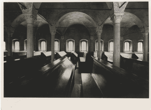 Image for Il luogo del lavoro - Il presente possibile e da pretendere - La biblioteca accessibile - un confronto con il passato: la biblioteca Malatestiana diCesena - Biblioteca Malatestiana di Cesena. La sala di lettura