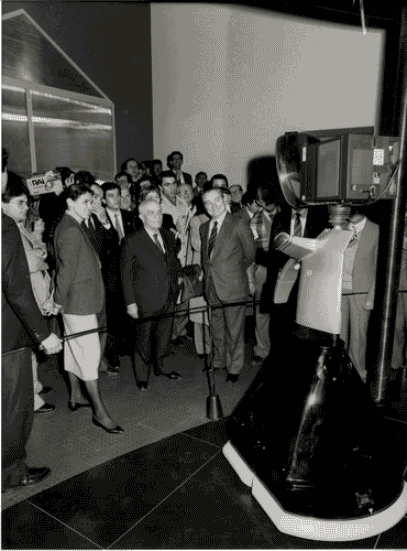 Image for Visita del sen. Amintore Fanfani alla mostra Il progetto domestico